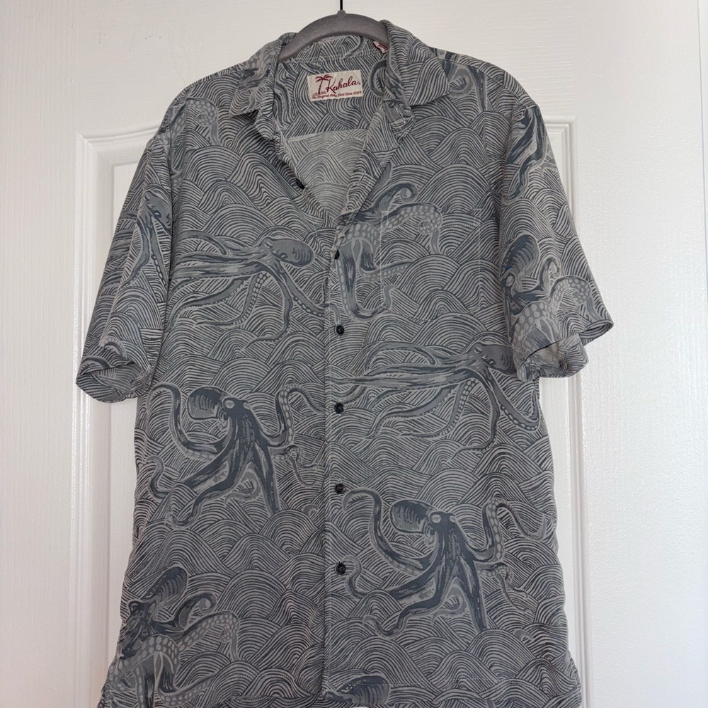 Kahala 2010s Hawaiian Button Up Shirt Octopus Small